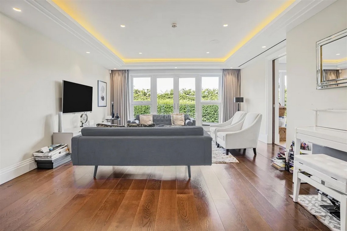 Images for Renaissance House, Cockfosters road