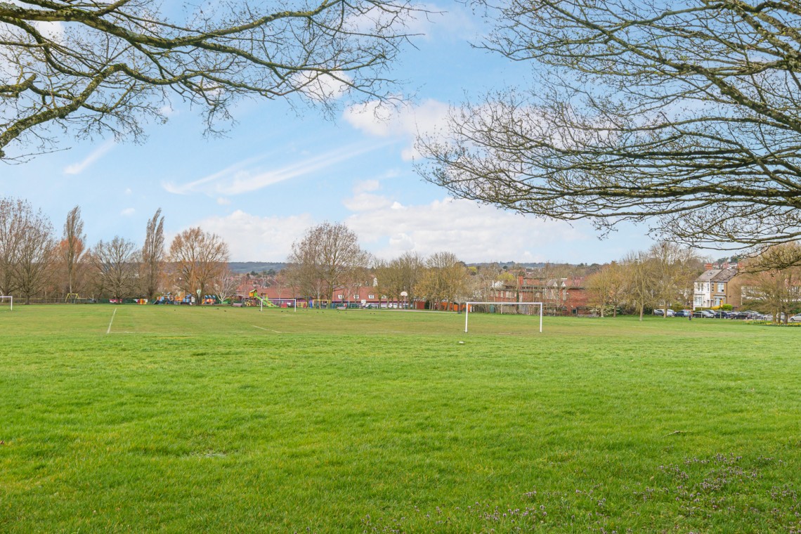 Images for Wise Lane, Mill Hill