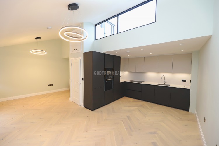 View Full Details for Aylmer Mew, East Finchley / Highgtae borders