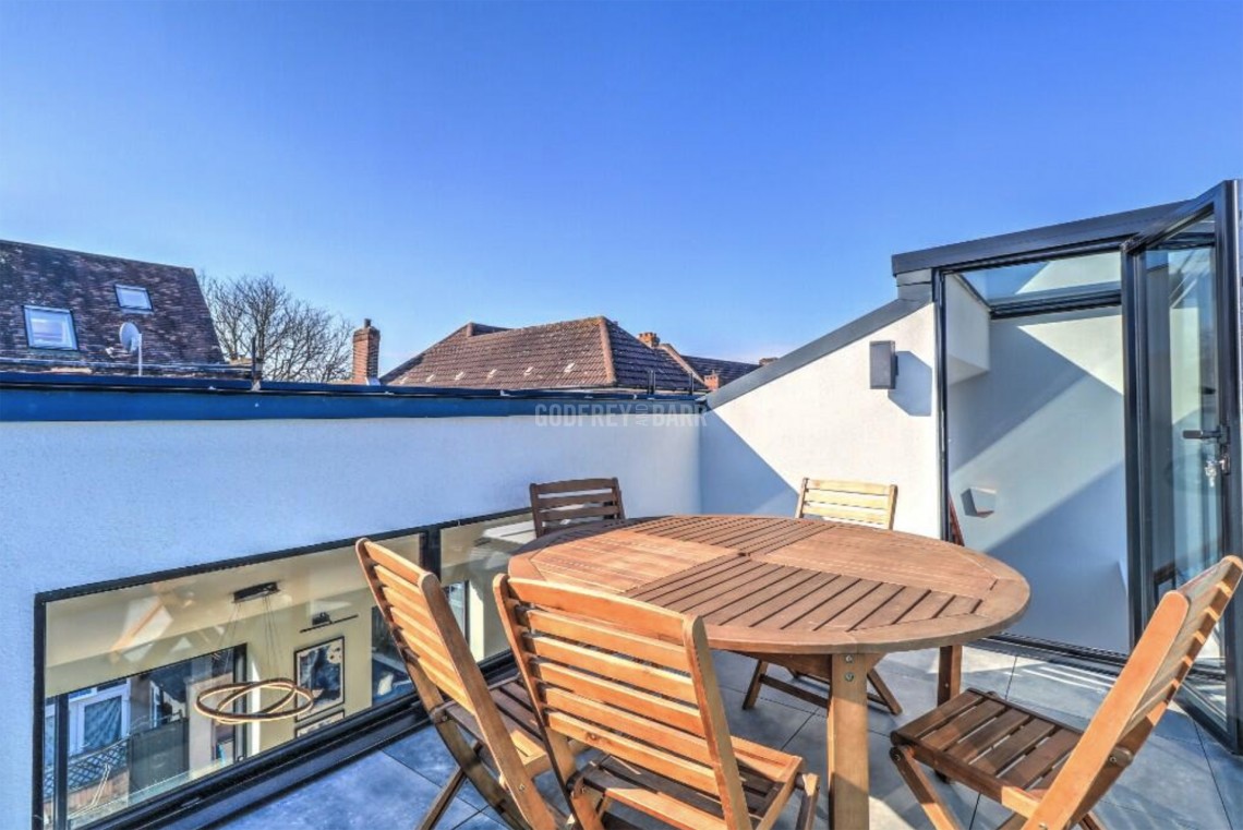 Images for Aylmer Mew, East Finchley / Highgtae borders