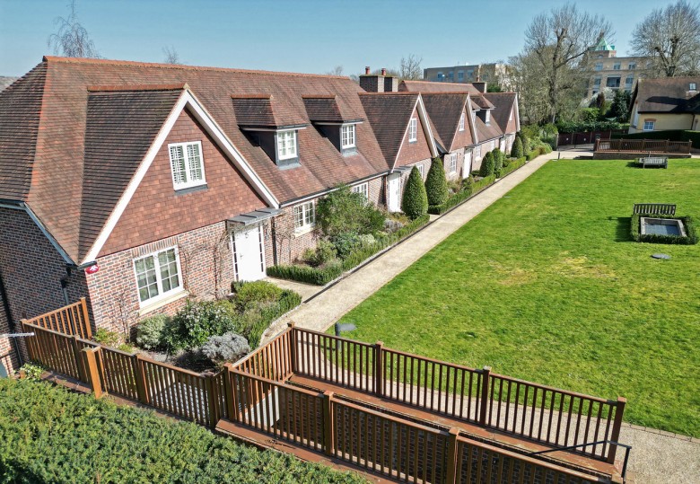 Hillend Green, Mill Hill