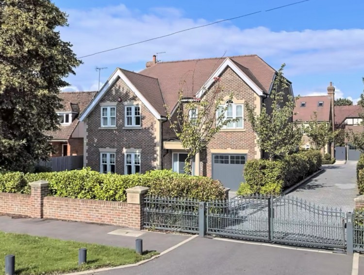 View Full Details for Spencer Close, Radlett