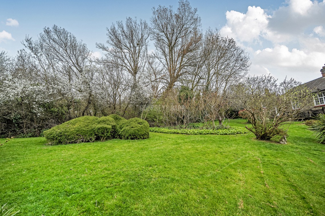 Images for Hammers Lane, Mill Hill