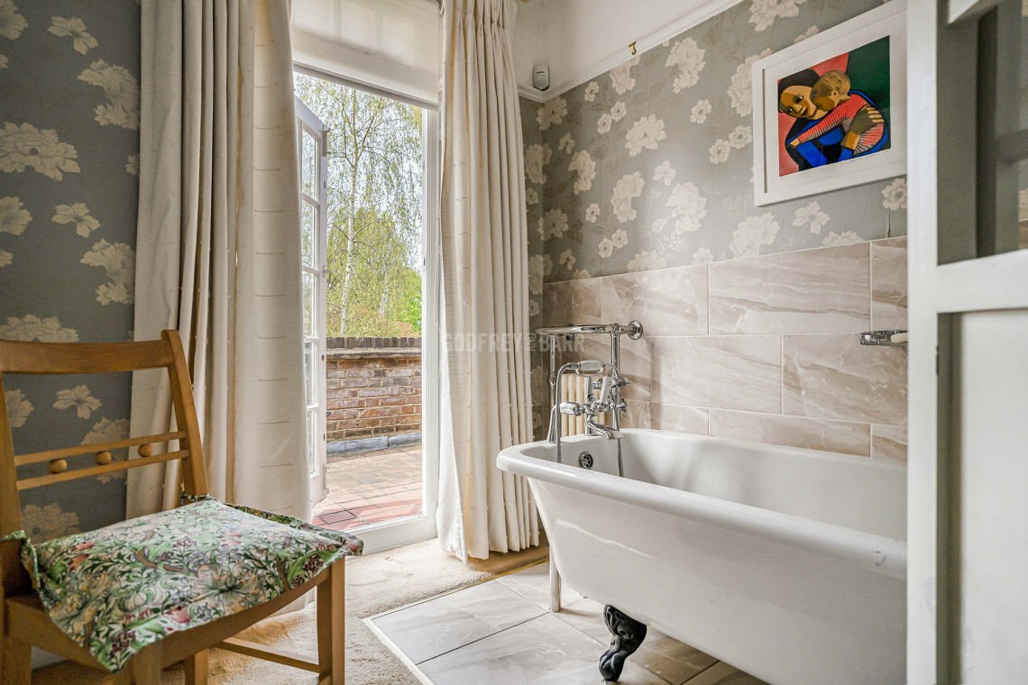 Images for Corringway, Hampstead Garden Suburb