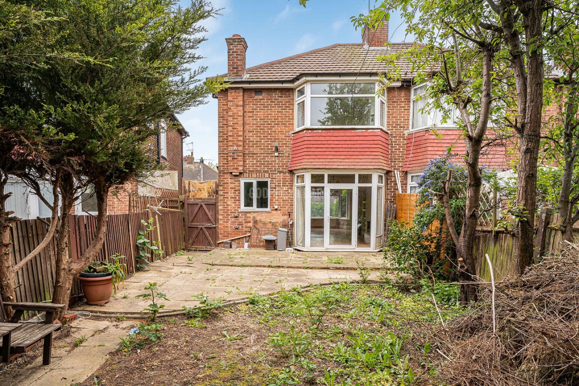 Images for Cheviot Gardens, Golders Green Estate