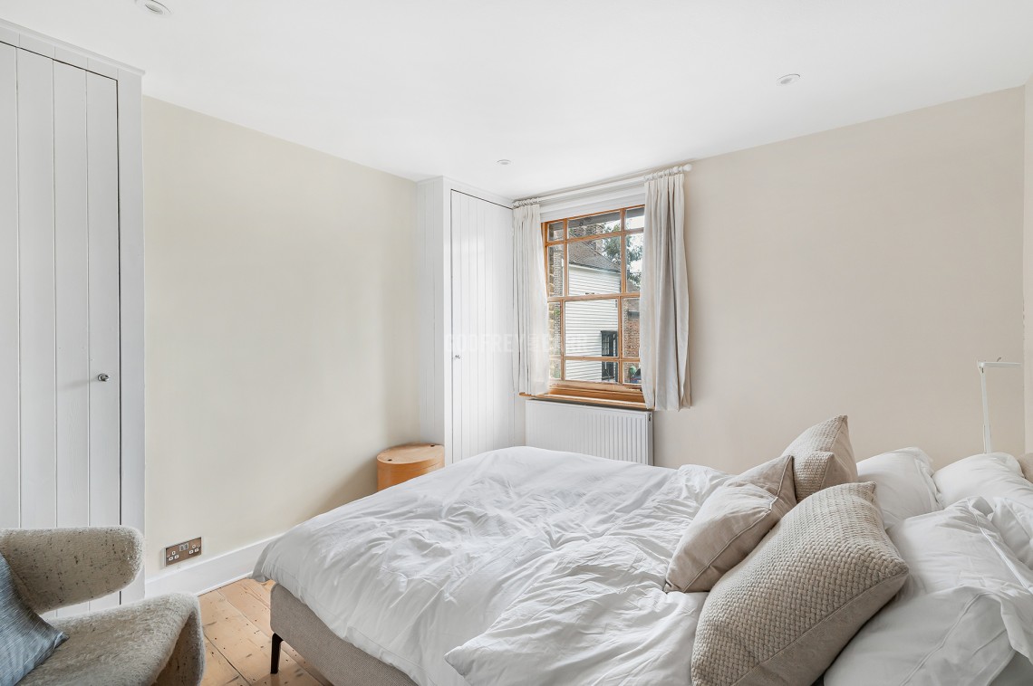 Images for Avenue Cottages, Mill Hill Village