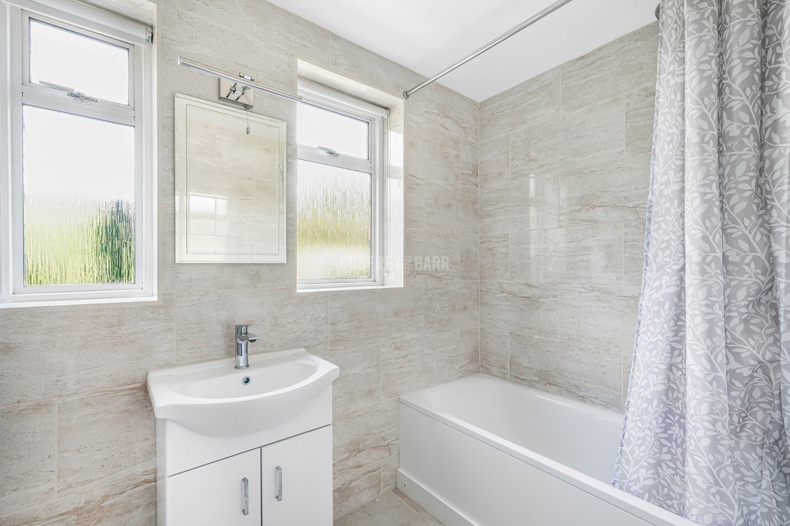 Images for Avenue Cottages, Mill Hill Village