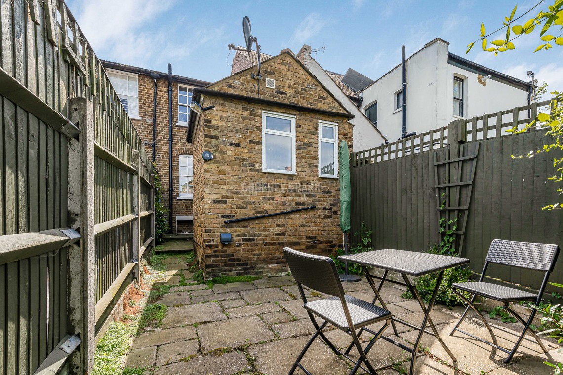 Images for Avenue Cottages, Mill Hill Village