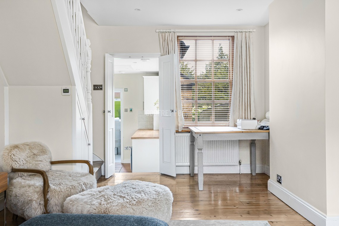 Images for Avenue Cottages, Mill Hill Village