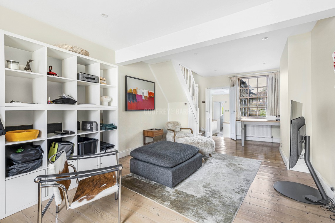 Images for Avenue Cottages, Mill Hill Village