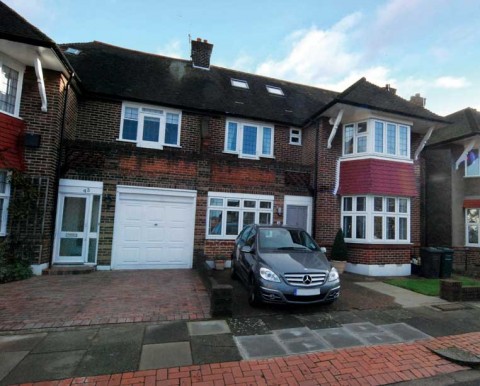 Templars Crescent, Finchley